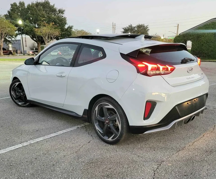2019 Hyundai Veloster - Image 11 of 15