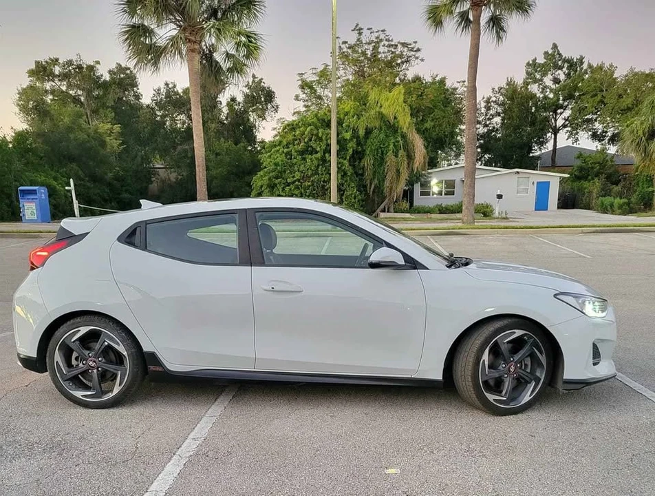 2019 Hyundai Veloster - Image 4 of 15