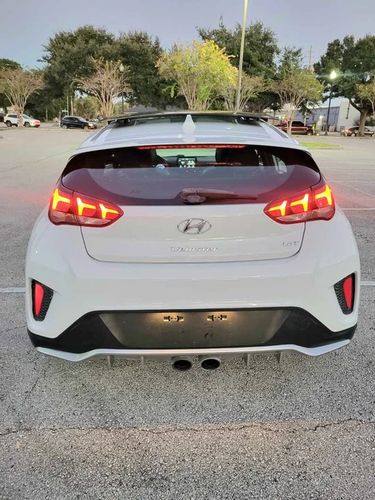 2019 Hyundai Veloster - Image 14 of 15