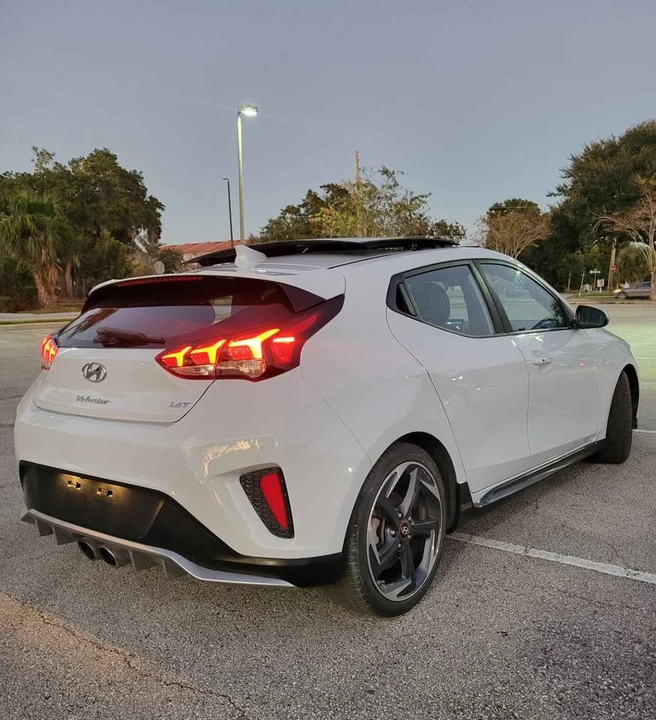 2019 Hyundai Veloster - Image 12 of 15