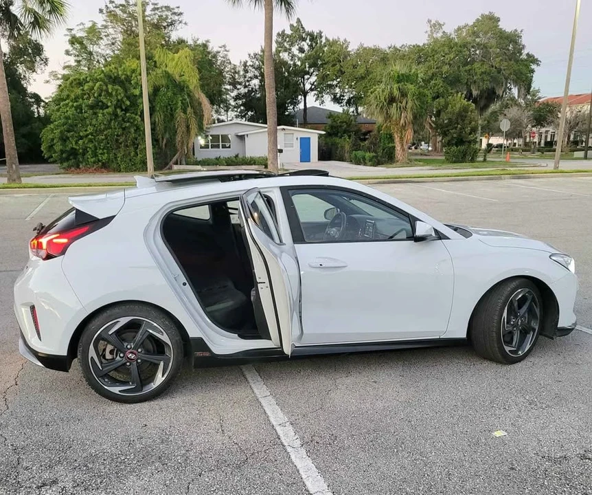 2019 Hyundai Veloster - Image 10 of 15