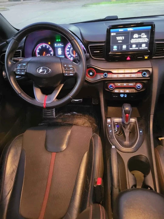 2019 Hyundai Veloster - Image 7 of 15