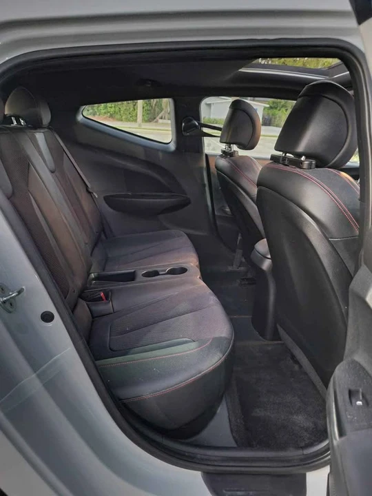 2019 Hyundai Veloster - Image 9 of 15