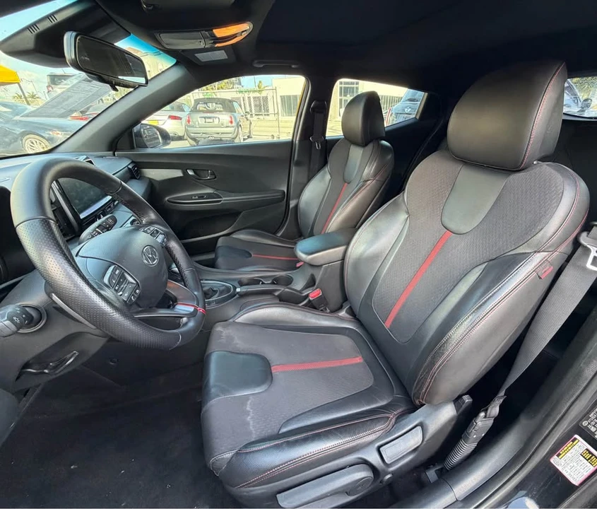 2019 Hyundai Veloster - Image 8 of 20