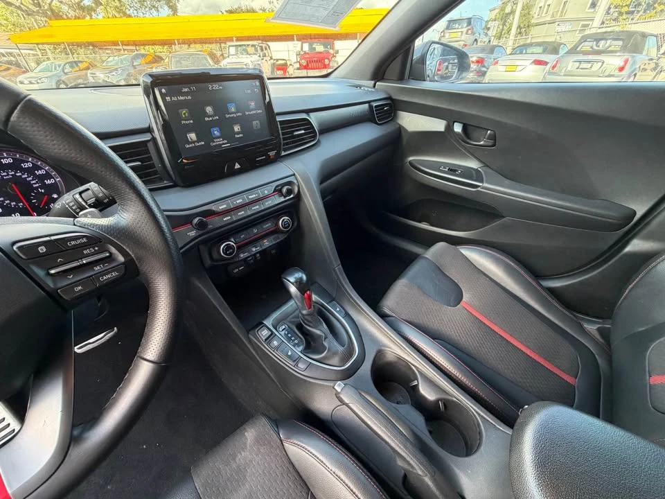 2019 Hyundai Veloster - Image 11 of 20