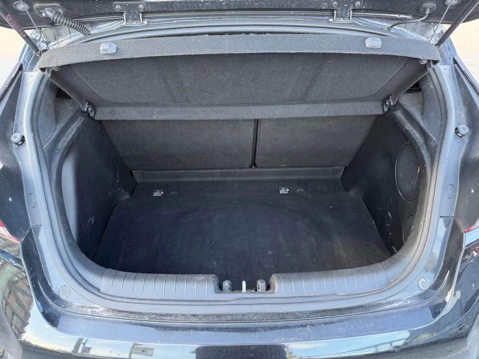 2019 Hyundai Veloster - Image 15 of 20