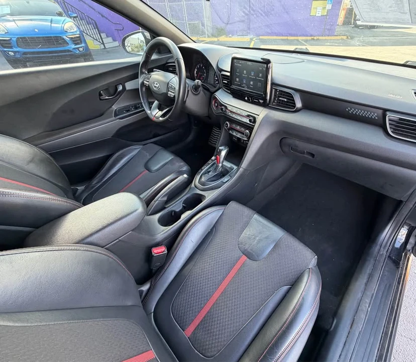 2019 Hyundai Veloster - Image 9 of 20