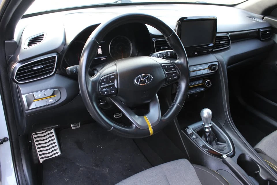 2019 Hyundai Veloster - Image 8 of 17