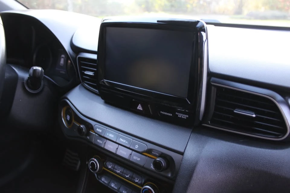 2019 Hyundai Veloster - Image 16 of 17
