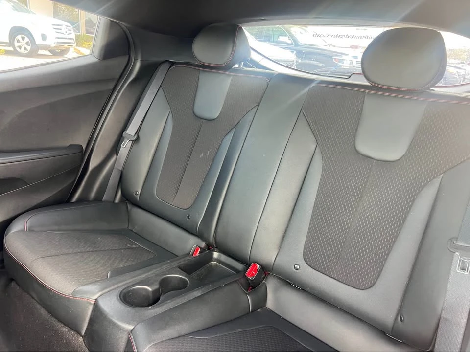 2019 Hyundai Veloster - Image 14 of 16