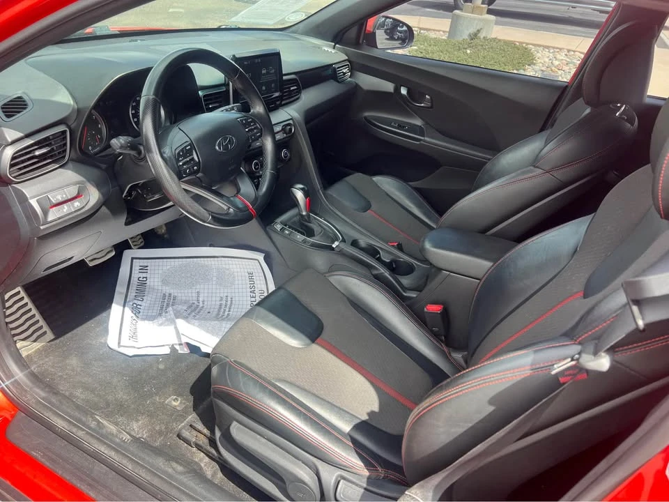 2019 Hyundai Veloster - Image 9 of 16
