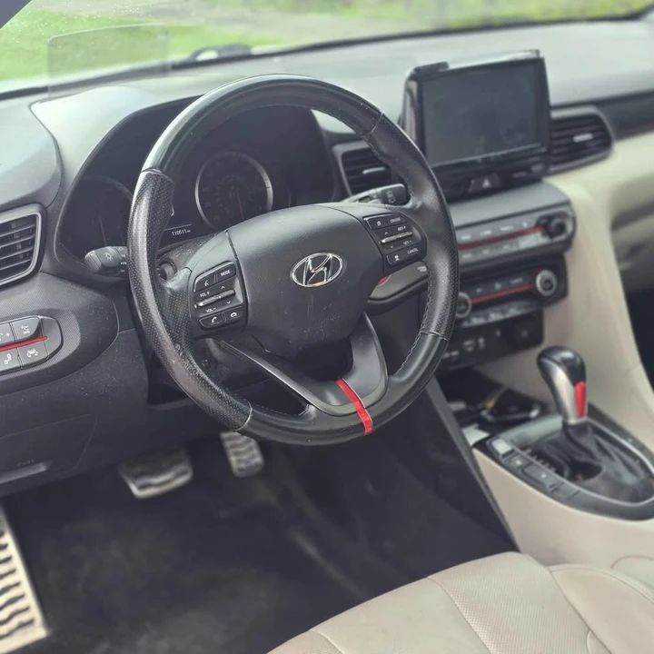 2019 Hyundai Veloster - Image 8 of 13