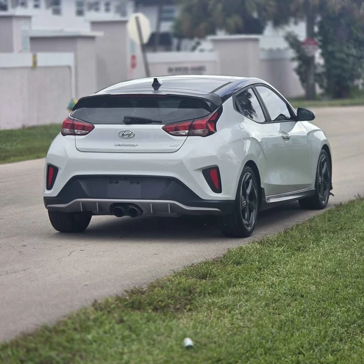 2019 Hyundai Veloster - Image 4 of 13