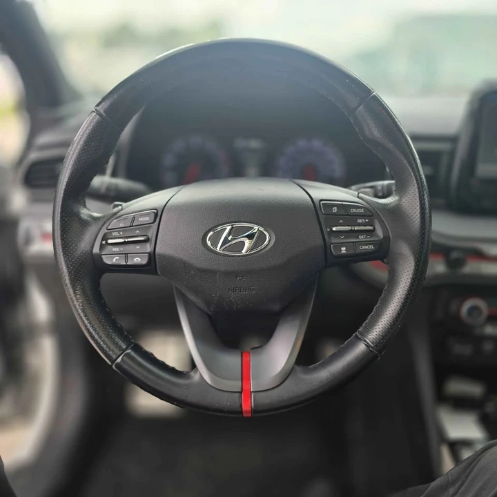 2019 Hyundai Veloster - Image 10 of 13