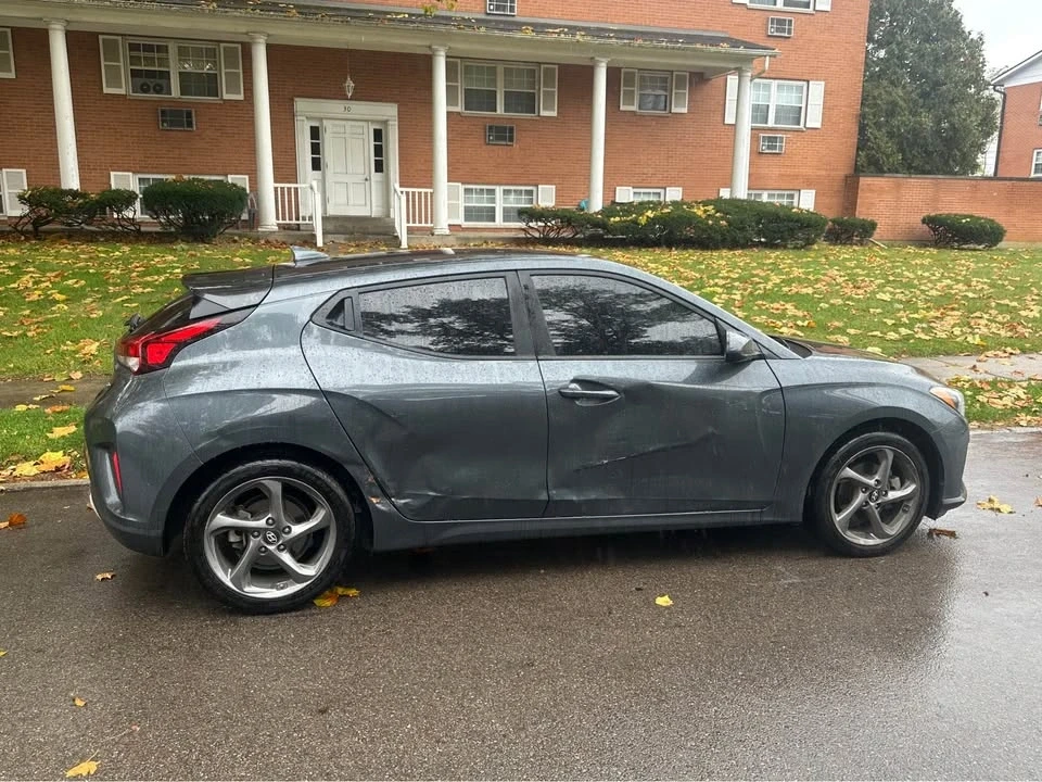 2019 Hyundai Veloster - Image 2 of 7