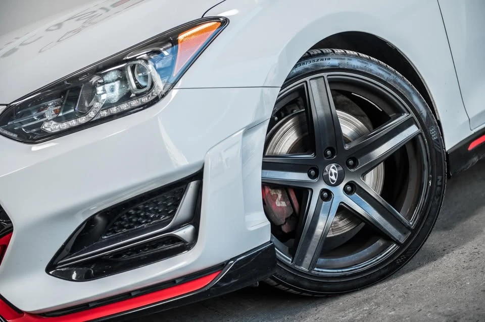 2019 Hyundai Veloster N - Image 2 of 17