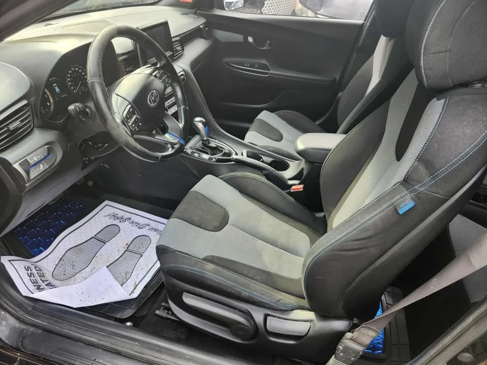 2019 Hyundai Veloster - Image 8 of 19