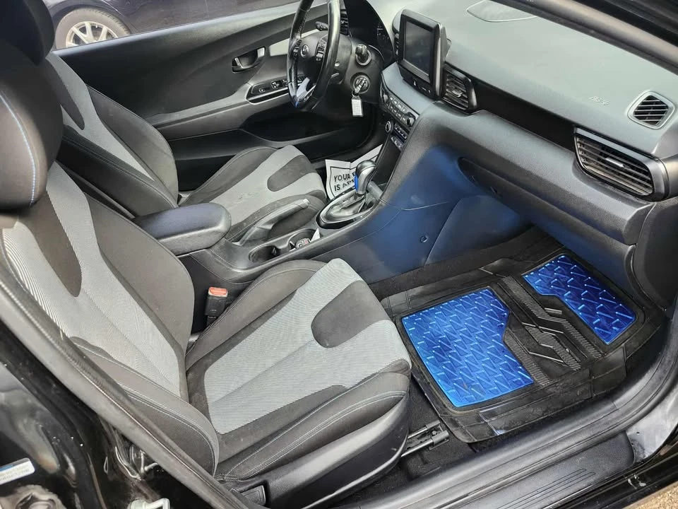 2019 Hyundai Veloster - Image 18 of 19