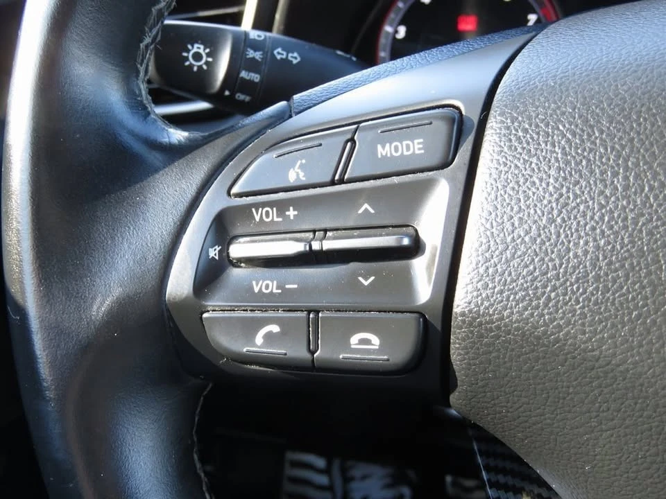 2019 Hyundai Veloster - Image 17 of 19