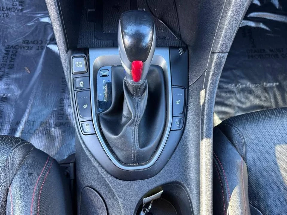 2019 Hyundai Veloster - Image 16 of 17