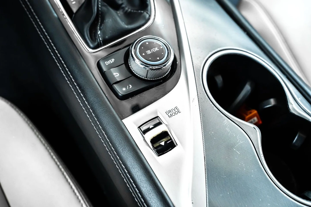 2019 Infiniti Q60 - Image 25 of 31