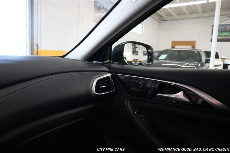 2019 Infiniti QX30 - Image 19 of 31