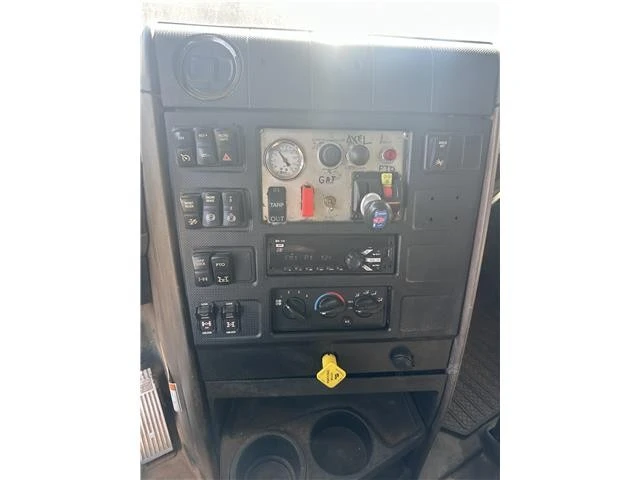 2019 International HX - Image 12 of 21