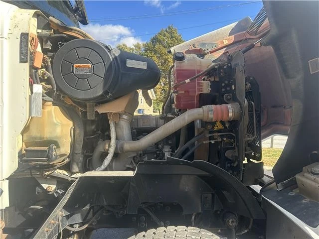 2019 International HX - Image 18 of 21