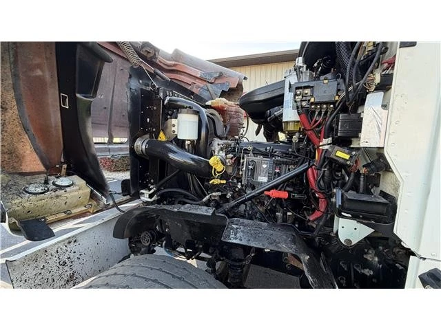 2019 International HX - Image 20 of 21