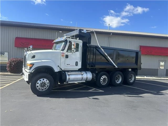 2019 International HX - Image 4 of 21