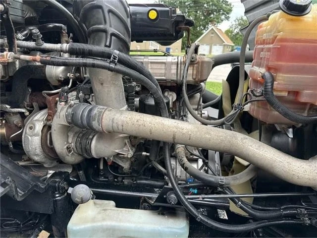 2019 International LT - Image 12 of 17