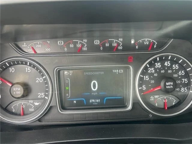 2019 International LT - Image 6 of 17
