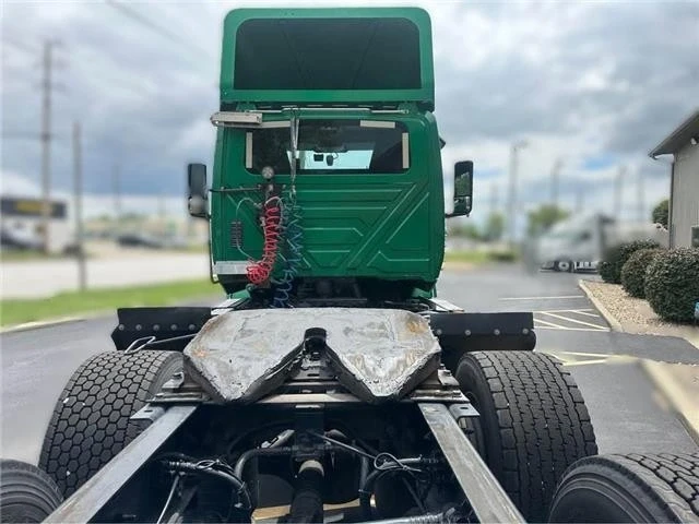 2019 International LT - Image 4 of 17