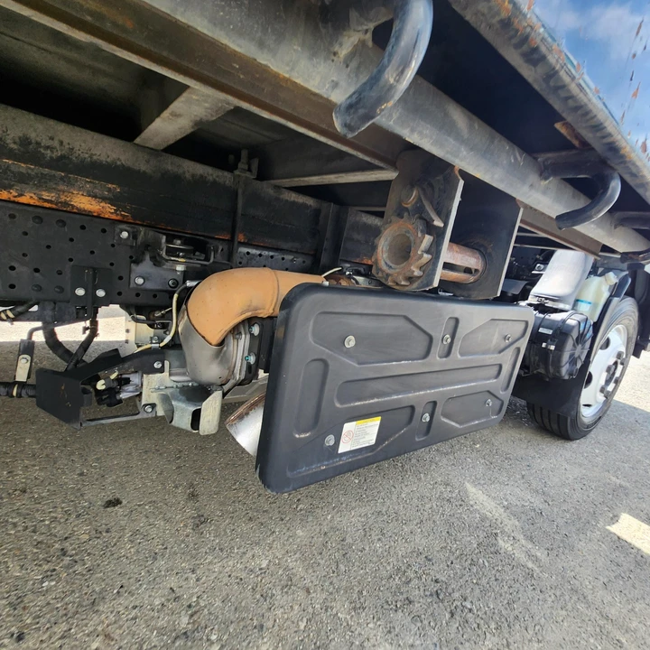 2019 Isuzu Elf - Image 21 of 31