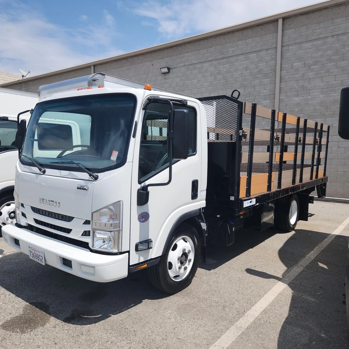 2019 Isuzu Elf - Image 14 of 31