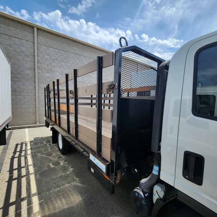 2019 Isuzu Elf - Image 16 of 31