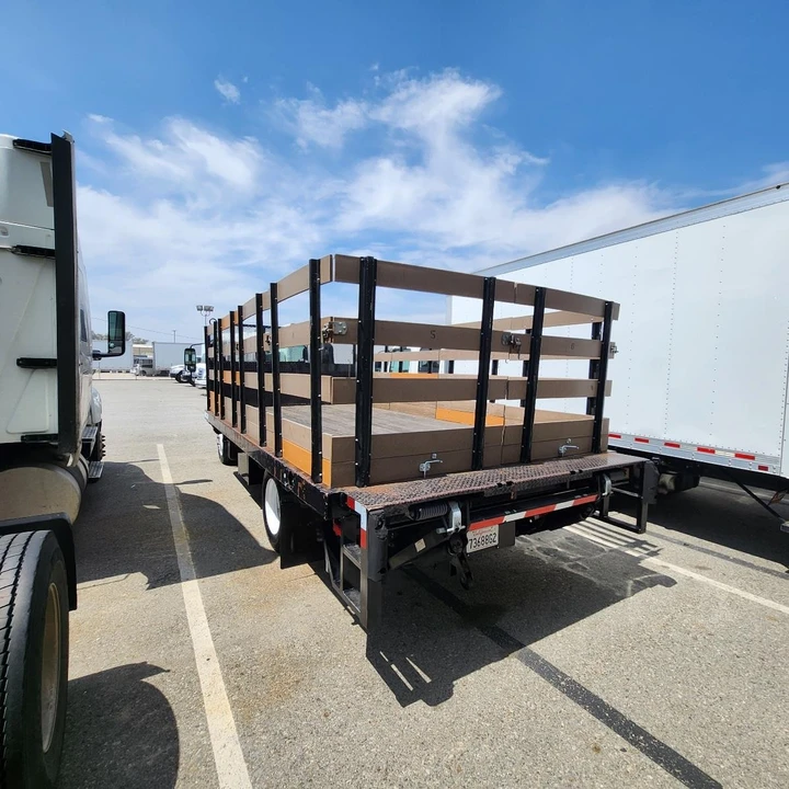 2019 Isuzu Elf - Image 25 of 31