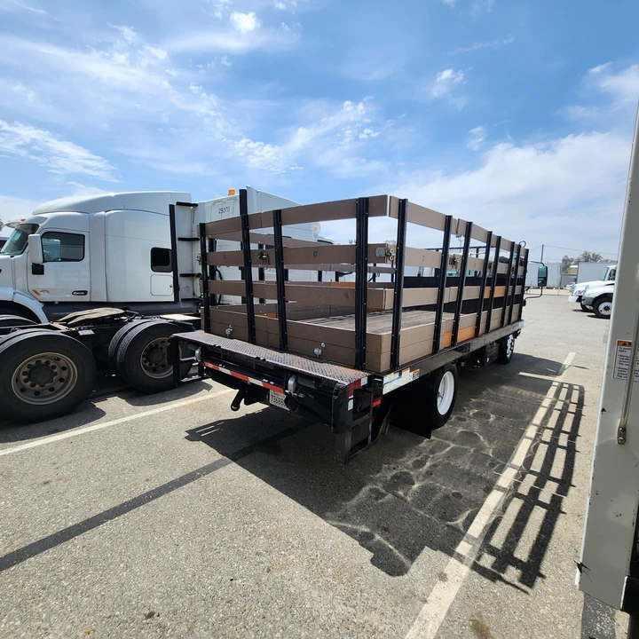2019 Isuzu Elf - Image 22 of 31