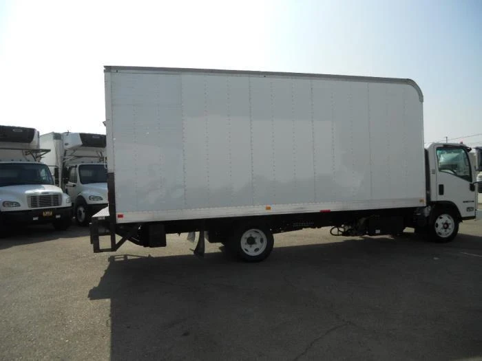 2019 Isuzu Elf - Image 7 of 12