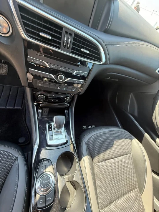 2019 Infiniti QX30 - Image 9 of 10