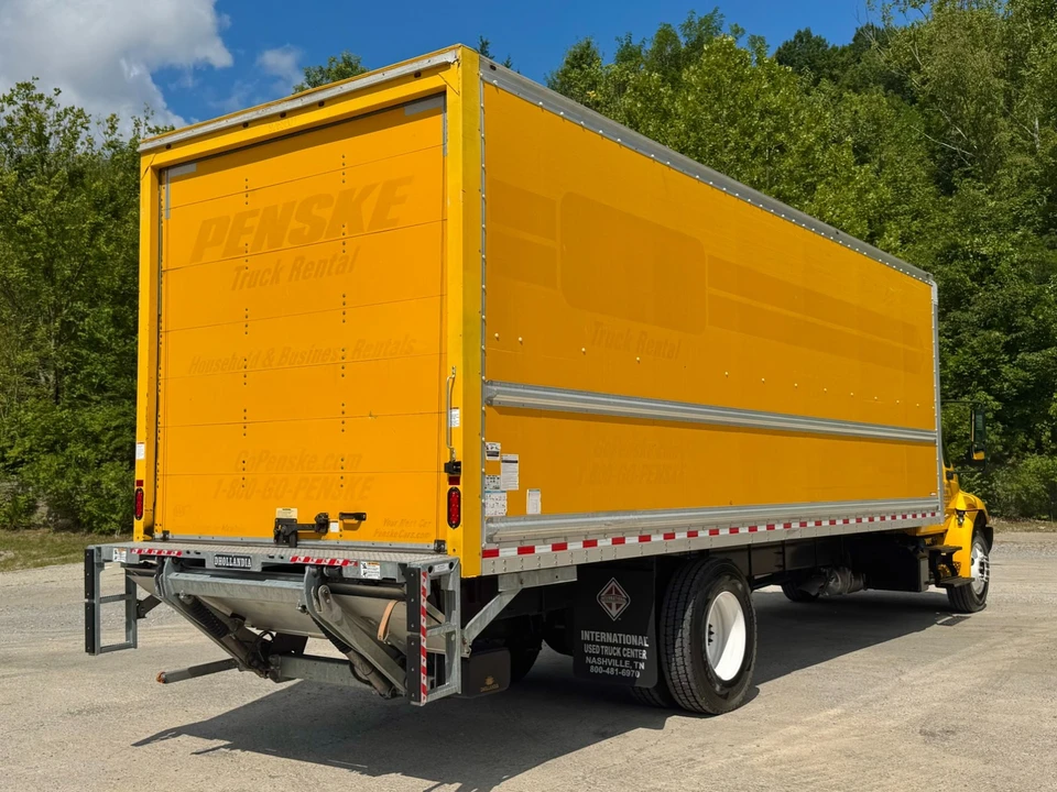 2019 International LT - Image 3 of 21