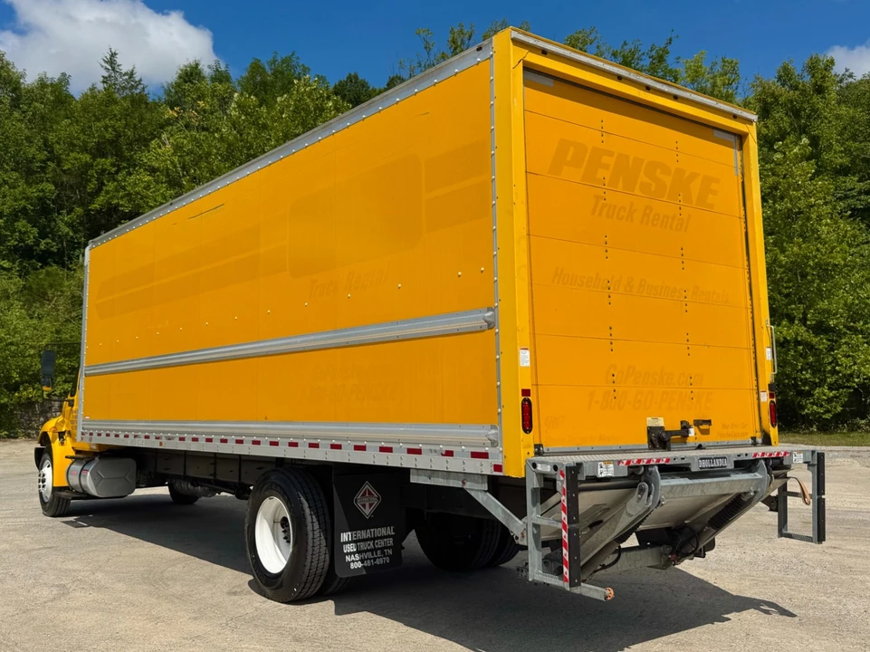 2019 International LT - Image 4 of 21