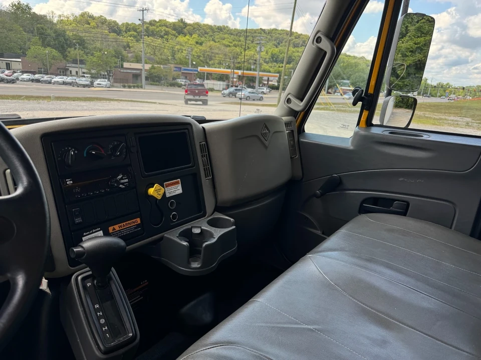 2019 International 4300 - Image 15 of 21
