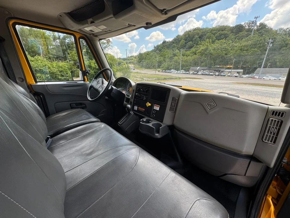 2019 International 4300 - Image 19 of 21
