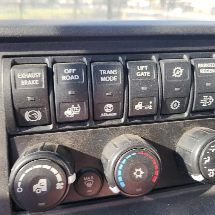 2019 International 4300 - Image 13 of 31