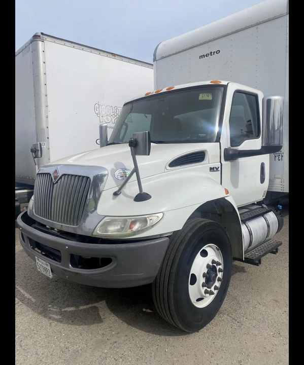 2019 International 4300 - Image 5 of 31