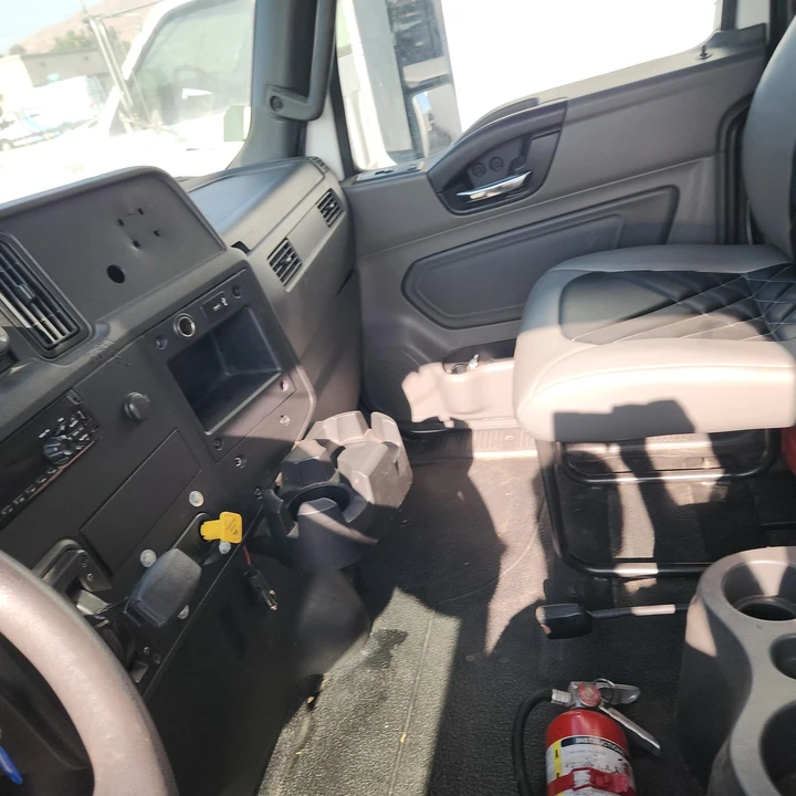 2019 International 4300 - Image 6 of 31
