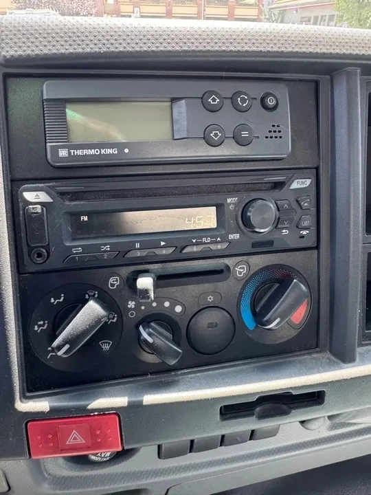 2019 Isuzu Elf - Image 16 of 18