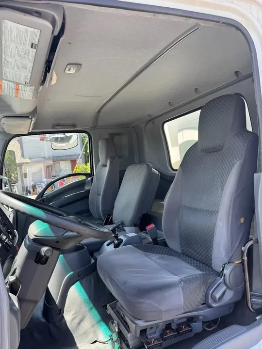 2019 Isuzu Elf - Image 14 of 19