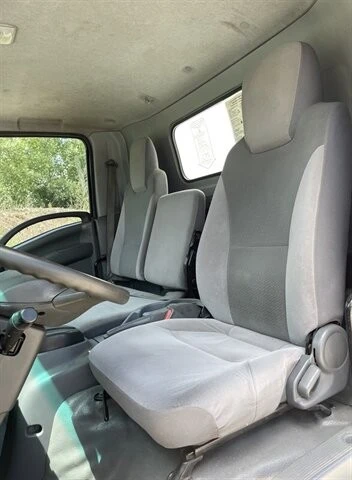2019 Isuzu Elf - Image 18 of 20